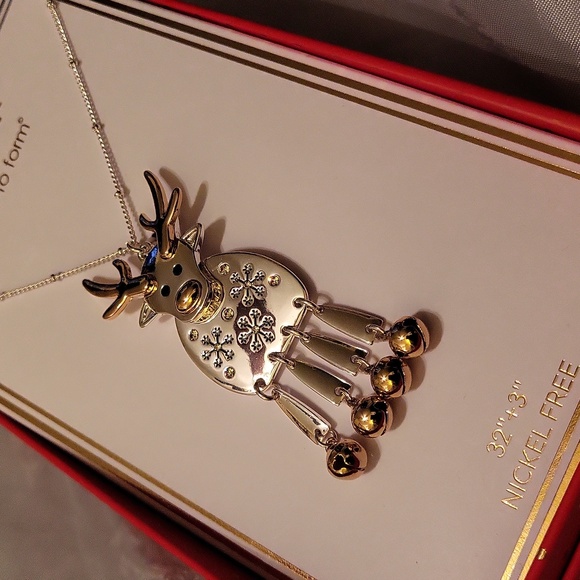 Trie To Form Reindeer necklace with bells 32" plus 3" ext - Picture 4 of 4